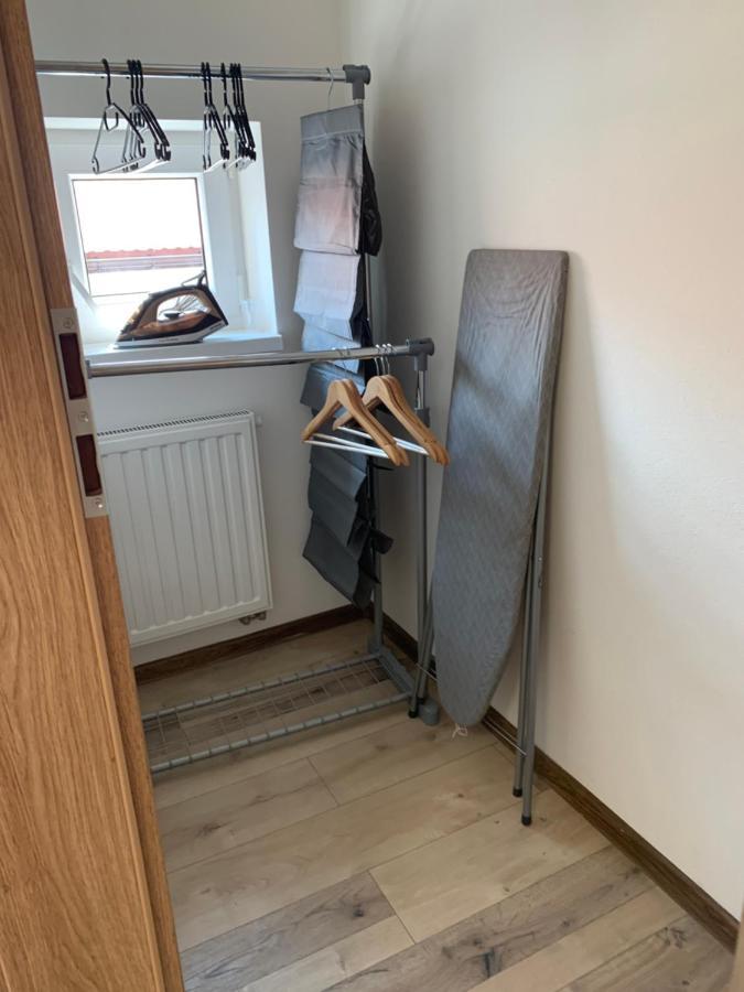 Cozy 2-Bedroom Vacation Apartment With Entire Top Floor Gaj  Eksteriør bilde
