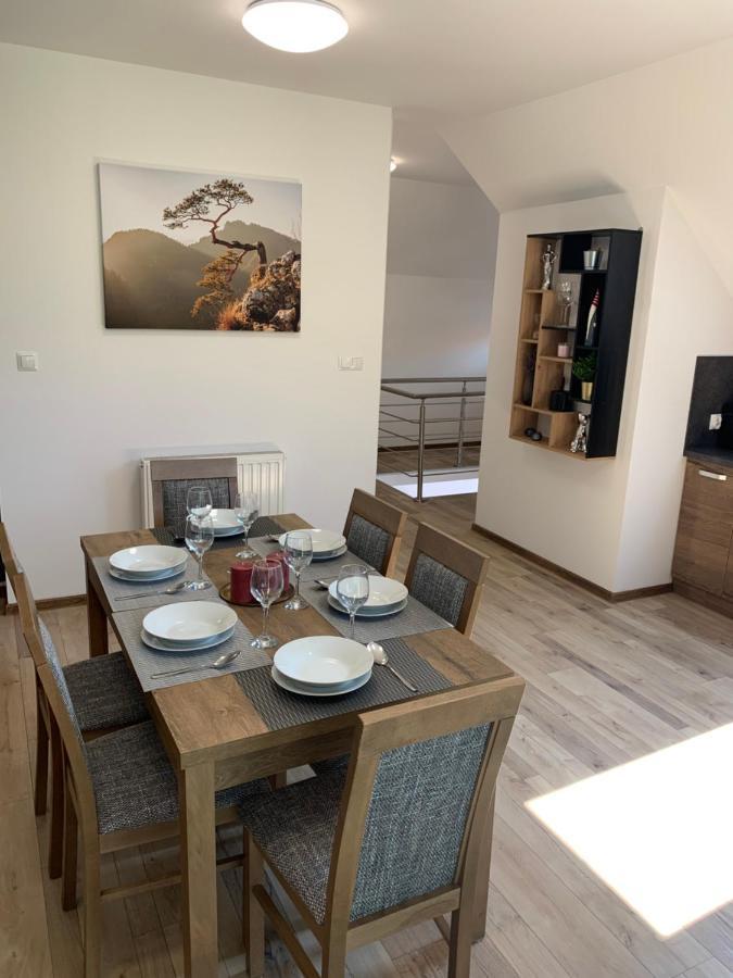 Cozy 2-Bedroom Vacation Apartment With Entire Top Floor Gaj  Eksteriør bilde