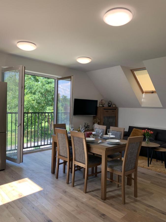 Cozy 2-Bedroom Vacation Apartment With Entire Top Floor Gaj  Eksteriør bilde